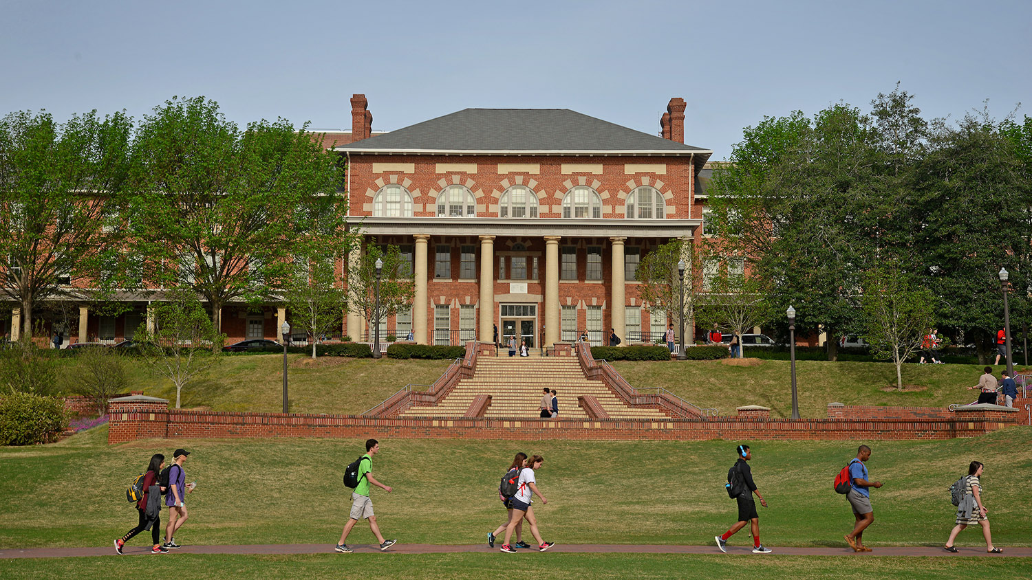 Students make their way to class across Court of North Carolina.