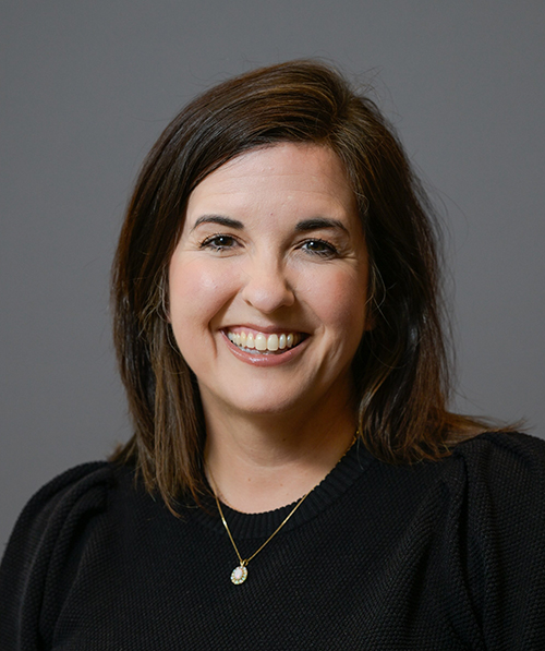 headshot of Mandi Stewart
